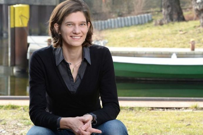 Dr. Sonja J&auml;hnig ist seit 2017 Mitglied der Exzellenz-Datenbank AcademiaNet. Die Leibniz-Gemeinschaft nominierte sie f&uuml;r ihre innovative Forschungsarbeit &uuml;ber die Auswirkungen globaler Ver&auml;nderungen in Fluss&ouml;kosystemen.