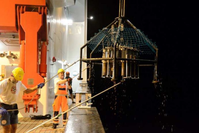 Meeresgeologisches Probenahmegerät zur Beprobung von Sedimenten auf dem Forschungsschiff SONNE