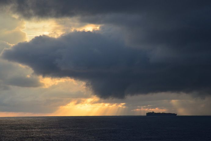 Monsunwolken &uuml;ber dem Ozean