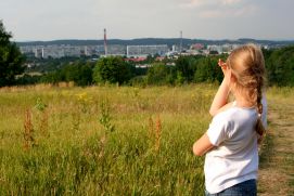 A girl from the country looks at the city
&nbsp;