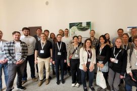 Wissenschaftler:innen von REGULUS: 

v.l.n.r: Simon Grieger, Ricardo Göhler, Tobias Nitschke, Gerd Lupp, Birgitta Putzenlechner, Phillip Koal, Lea Ostrowski, Dorothea Peter, Christiane Trost, Tim Kunkowski, Mika Hayashi, Sophie Feiertag, Anna Eisen, Clemens Detsch, Mandy Cummings, Ellen Schäffel, Clara Adolph, Prof. Andreas Rothe, Anja Bindewald, Andy Selter, Ferréol Berendt