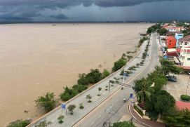 Was bedeutet „Wasser für die Stadt?“ Das Projekt PolyUrbanWaters entwickelt Instrumente zur Resilienzförderung südostasiatischer Städte – wie hier in der am Mekong gelegenen kambodschanischen Provinzhauptstadt Kratié.