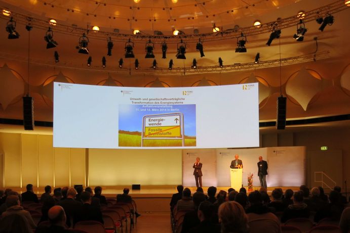 Auftaktveranstaltung "Umwelt- und gesellschaftsverträgliche Transformation des Energiesystems" Auftaktveranstaltung "Umwelt- und gesellschaftsverträgliche Transformation des Energiesystems"
