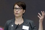Heike Vesper vom WWF Deutschland „Nahrung aus dem Meer", „Entwicklungsziele der Vereinten Nationen", „Hunger beenden"– unter diesen Schlagworten diskutierten rund 60 Experten im Rahmen des 13. BMBF-Forums für Nachhaltigkeit am 10. Mai 2017 die Zukunft unserer Ozeane. Zur Erreichung des UN-Nachhaltigkeitsziels „Leben unter Wasser" hat der Projektträger Jülich diesen Workshop als einen der vier Experten-Workshops im Auftrag des Bundesministeriums für Bildung und Forschung( BMBF) organisiert und moderiert. Der Fokus lag dabei auf dem Zustand unserer Meere und aktuellen Meeresforschungsprojekten.
