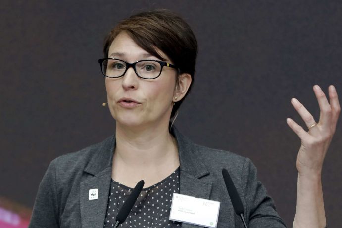 Heike Vesper vom WWF Deutschland „Nahrung aus dem Meer", „Entwicklungsziele der Vereinten Nationen", „Hunger beenden"– unter diesen Schlagworten diskutierten rund 60 Experten im Rahmen des 13. BMBF-Forums für Nachhaltigkeit am 10. Mai 2017 die Zukunft unserer Ozeane. Zur Erreichung des UN-Nachhaltigkeitsziels „Leben unter Wasser" hat der Projektträger Jülich diesen Workshop als einen der vier Experten-Workshops im Auftrag des Bundesministeriums für Bildung und Forschung( BMBF) organisiert und moderiert. Der Fokus lag dabei auf dem Zustand unserer Meere und aktuellen Meeresforschungsprojekten.