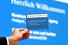 Wie lassen sich Strom, Wärme und Mobilität gemeinsam erforschen und welche Lösungen brauchen wir für die Energiewende? Diese Fragen diskutierten die Teilnehmer des BMBF-Zukunftskongresses "Energieoffensive 2030" am 23. und 24. Mai 2017 in Berlin.