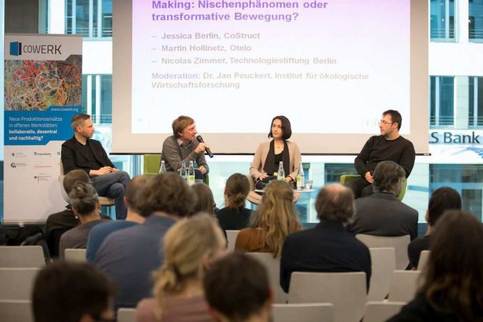 Nischenphänomen oder transformative Bewegung? Es diskutierten Nicolas Zimmer (Technologiestiftung Berlin), Jan Peuckert (IÖW), Jessica Berlin (CoStruct) und Martin Hollinetz (Otelo)