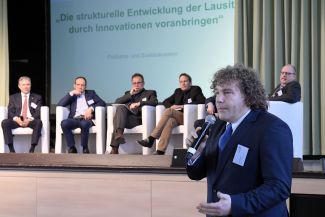 Podiumsdiskussion mit Wortmeldung von Torsten Plötzsch, Oberbürgermeister der Stadt Weißwasser