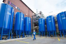 Teile einer Pilotanlage von Covestro am Standort Krefeld-Uerdingen, in der das Unternehmen bereits ein ähnliches Verfahren zur Wiederverwendung von salzhaltigem Prozessabwasser nutzt.