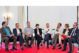 Podiumsdiskussion am 19. Juni 2013. Teilnehmer von links nach rechts: Andreas Löschel (ZEW), Jörg Haas (ECF), Joachim Hein (BDI), Karen Pittel (ifo), Klaus Stratmann (Handelsblatt, Moderation), Karl Eugen Huthmacher (BMBF), Ursula Fuentes Hutfilter (BMU), Ottmar Edenhofer (PIK).