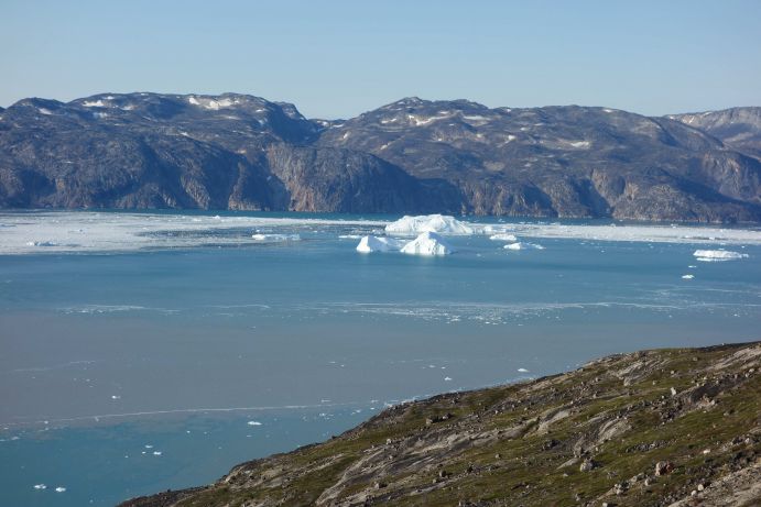 Aufnahme von Eisbergen im Uummannaq fjord, Westgrönland. Das Eis ist vom Store-Gletscher abgebrochen.