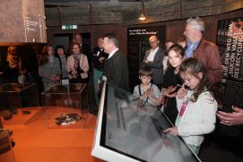 Per Touch gibts Einblicke in die neuesten Rohstoff-Forschungen: Sonderausstellung im Bergwerk Rammelsberg im Harz.