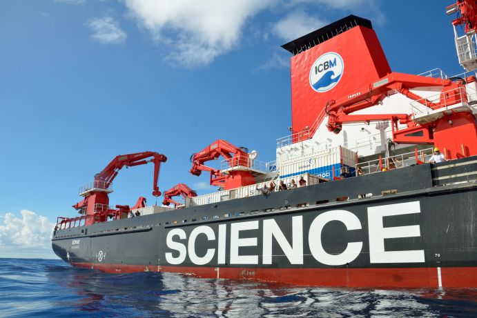 Scientists will explore marine bacteria on board the research vessel SONNE.