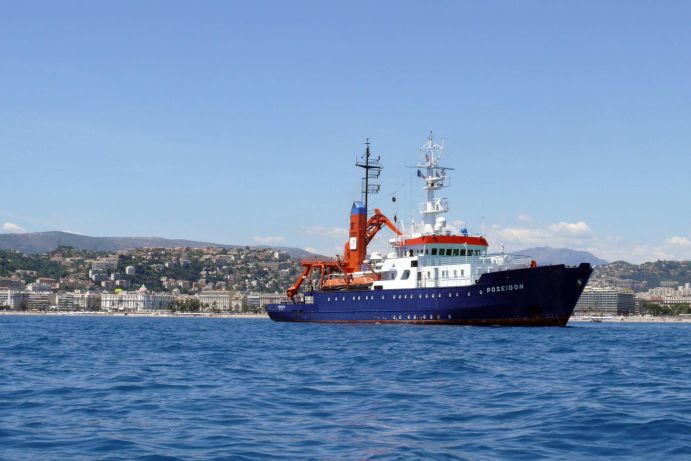Das Forschungsschiff POSEIDON vor Nizza