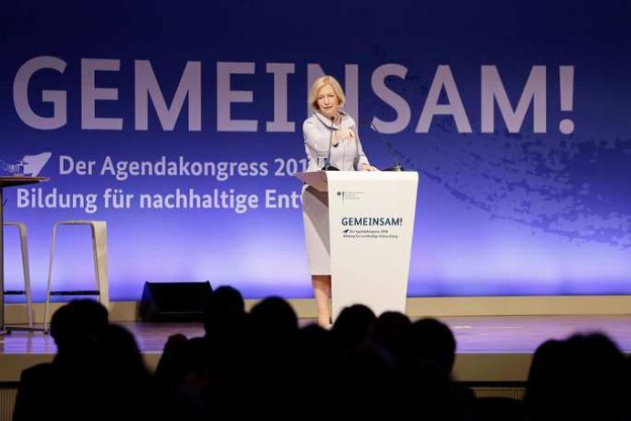 "Bildung für nachhaltige Entwicklung muss im Alltag der Bürger ankommen": Bundesbildungsministerin Johanna Wanka auf dem Agendakongress 2016 Bildung für nachhaltige Entwicklung