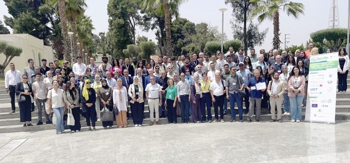Auf der Abschlusskonferenz in Meknès, Marokko, stellte das deutsch-afrikanische Forschungsprojekt SuLaMo seine neuen und wassersparenden, landwirtschaftlichen Lösungen vor.
