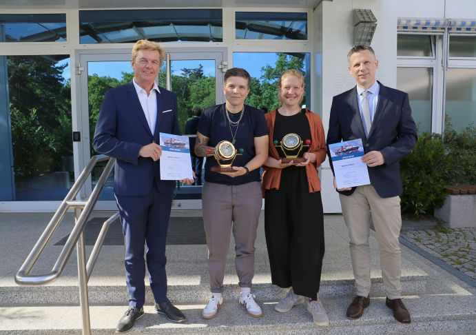 Den BRIESE-Preis für Meeresforschung 2024 teilen sich in diesem Jahr Dr. Tonke Strack vom MARUM – Zentrum für Marine Umweltwissenschaften der Universität Bremen, und Dr. Isabel Goßmann, Institut für Chemie und Biologie des Meeres (ICBM) der Carl von Ossietzky Universität Oldenburg. 
