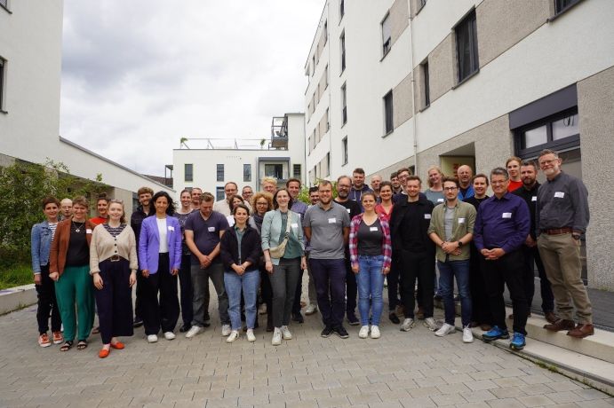 Wissen weitertragen, Lösungsansätze weiterdenken – wie das bestmöglich gelingen kann, reflektierten Projektvertretende im Transfer-Workshop der Fördermaßnahme „MobilitätsWerkStadt 2025“ in Darmstadt.
