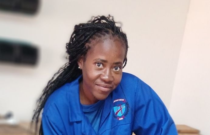 Portrait von Elizabeth Nampala aus Namibia