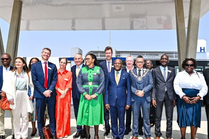 Eröffnung der Cleanergy-Anlage mit Namibias Prime Minister Dr. Tjitunga Elijah