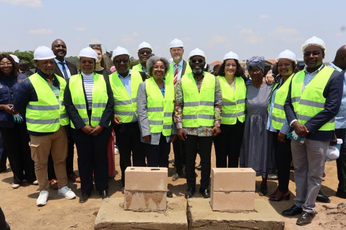 Am 11. Oktober fand die offizielle Grundsteinlegung des neuen SASSCAL-„Centre of Excellence“ in Huambo, Angola, statt.