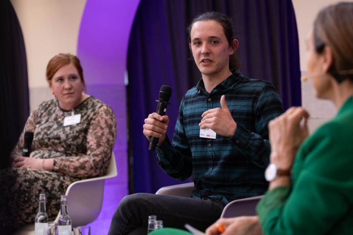 Florian Pauli macht als Vorstandsmitglied des netzwerk n e.V. die Studierenden-Perspektive deutlich