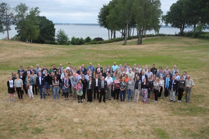 Etwa 130 Ostseeforscherinnen und Ostseeforscher kommen vom 11. bis 15. Juni zur zweiten Baltic Earth Conference in Dänemark zusammen. Die Ostsee bei Rostock