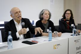 Tilman Harlander (Uni Stuttgart), Gisela Schmitt (RWTH Aachen) und Julika Wei&szlig; (I&Ouml;W) (v.l.n.r.) bei der Diskussion ihrer Impulsvortr&auml;ge im FONA-Workshop "Sozial-&ouml;kologische Dimensionen des Wohnens" am 6.6.2018 in Leipzig.