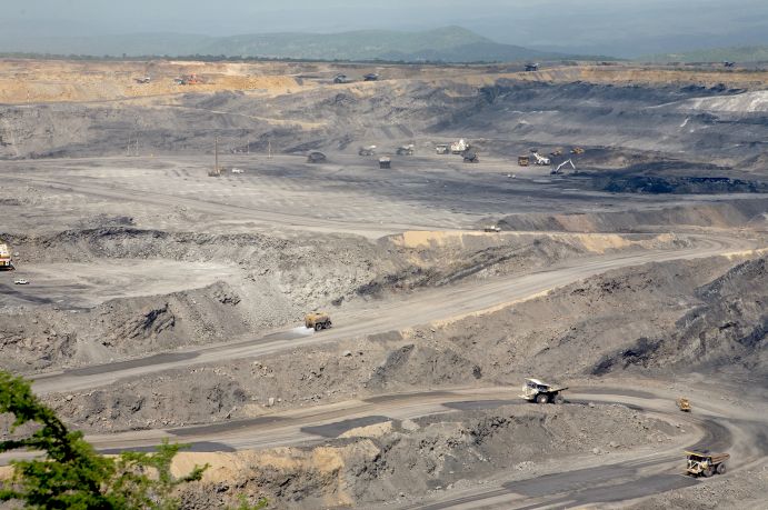 Cerrejon coal mine, Colombia. The GLOCON project researches conflicts over land use change that are related to global change processes. Conflicts over the expansion of coal mining in the Global South are an example of such conflicts. Cerrejon coal mine, Colombia. The GLOCON project researches conflicts over land use change that are related to global change processes. Conflicts over the expansion of coal mining in the Global South are an example of such conflicts.