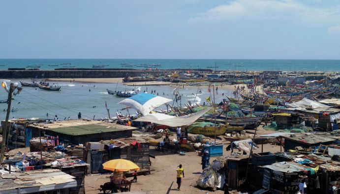 Das Projekt WaterPower untersucht das Zusammentreffen mehrerer Megatrends des Globalen Wandels. Im Mittelpunkt steht die Frage, wie sich in einer Küstenstadt West-Afrikas die Wasserkrise manifestiert. Das Projekt WaterPower untersucht das Zusammentreffen mehrerer Megatrends des Globalen Wandels. Im Mittelpunkt steht die Frage, wie sich in einer Küstenstadt West-Afrikas die Wasserkrise manifestiert.
