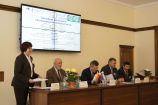 KULUNDA: Workshop zur Projekteröffnung KULUNDA Project Opening Workshop took place from 6 to 8 December 2011 in Barnaul, Russia. LUNDA project director Prof. Dr. M. Frühauf explains the participants of the workshop project structure and the interrelationship between sustainable land management, climate change and soil degradation. On the Photo: Prof. Dr. M. M. Silanteva, Prof. Dr. M. Frühauf, Prof. Dr. S. W. Semljukow, Dr. A. N. Lukjanov, Prof. Dr. V.I. Belajew.
