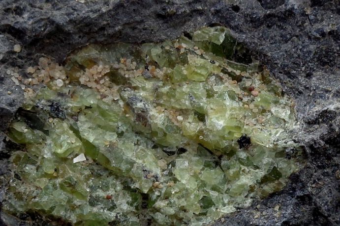 Olivine-containing Basalt is the starting material for CO2-assimilation.