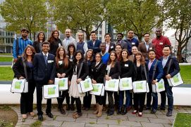 Gewinner des Green Talents Wettbewerbes 2015  Das "Green Talents - International Forum for High Potentials in Sustainable Development" zeichnet jedes Jahr Nachwuchswissenschaftler aus dem Bereich der Nachhaltigkeitsforschung aus. Mit bereits 130 Preisträgern aus über 41 Ländern gehören die Green Talents-Alumni einem einmaligen High Potentials-Netzwerk im Bereich der nachhaltigen Entwicklung an. Mit der Auszeichnung als Green Talent erhalten Nachwuchswissenschaftler exklusiven Zugang zu diesem aufstrebenden Netzwerk.