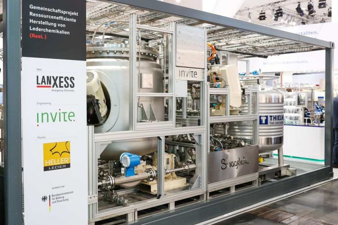 Eine modulare Anlage f&uuml;r das Recycling von Lederresten zu neuen Nachgerbstoffen pr&auml;sentiert das BMBF-Projekt "ReeL" auf der Hannover Messe.