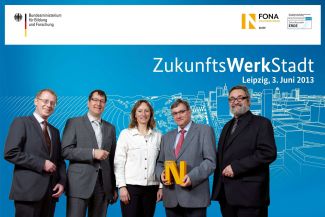 Vlnr.: Jochem Lunebach, Leiter des Stadtplanungsamtes Leipzig, Hilmar von Lojewski vom Deutschen Staedtetag, Ute Nuding, Buergerinitiative Pro Tunnelfilter, MinR Wilfried Kraus, Unterabteilungsleiter im BMBF, Univ. Prof Klaus J. Beckmann, Deutsches Institut fuer Urbanistik