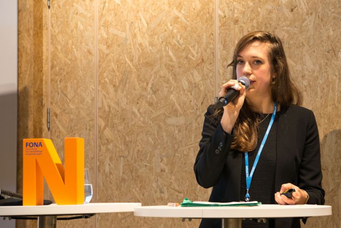 Julia Anna Bingler (Germanwatch),&nbsp;German Science Hour „Carbon Pricing", Deutscher Pavillon, COP 23, Bonn