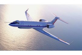 HALO basiert auf einem Ultra Long Range Business Jet G 550 der Firma Gulfstream. Die Kombination aus Reichweite, Flughöhe, Nutzlast und umfangreicher Instrumentierung macht das Flugzeug zu einer weltweit einzigartigen Forschungsplattform.