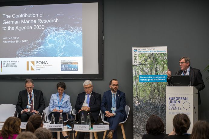 Wilfried Kraus (BMBF) auf dem EU Side Event „Oceans, Climate and the Role of Science", EU-Pavillon, COP 23, Bonn