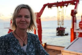 Prof. Dr. Andrea Koschinsky ist Geochemikerin an der Jacobs University Bremen. Von Dezember 2016 bis Januar 2017 hat sie die Expedition SO253 des Forschungsschiffs "Sonne" geleitet. An Bord waren 39 Wissenschaftler.