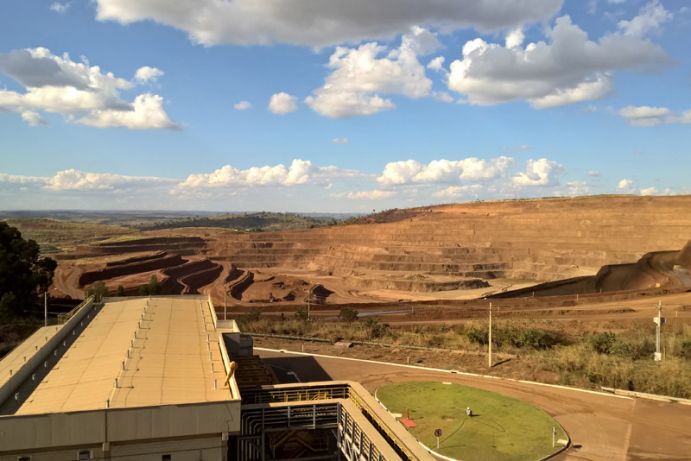 Ziel ist es, aus der Mine im brasilianischen Catalão aus Bergbaurückständen Seltenerdelemente zu gewinnen. Ziel ist es, aus der Mine im brasilianischen Catalão aus Bergbaurückständen Seltenerdelemente zu gewinnen.