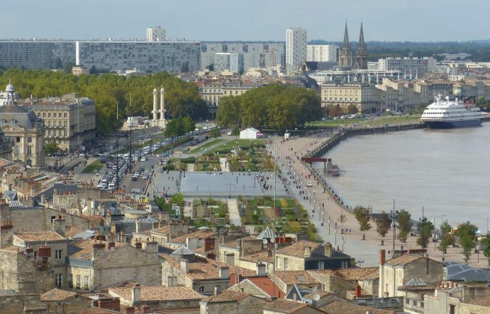 Sustainable Transformation of urban harbour area in Bordeaux/France