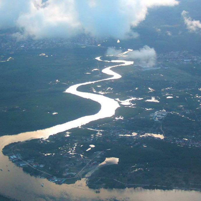 River in the tropical north of Brazil, aerial image