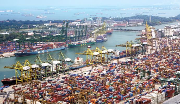 Welche Auswirkungen Extremwetterereignisse und Klimaveränderungen im Ausland auf importierende und exportierende Unternehmen in Deutschland haben, untersucht das Projekt CLIC. Welche Auswirkungen Extremwetterereignisse und Klimaveränderungen im Ausland auf importierende und exportierende Unternehmen in Deutschland haben, untersucht das Projekt CLIC.