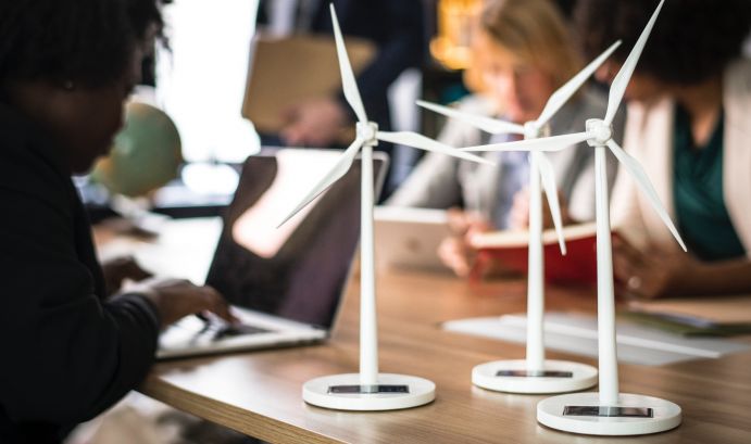 Ziel des Projektes NostaClimate ist es, die Relevanz nichtstaatlicher Akteure für die Klimapolitik zu untersuchen, insbesondere in Bezug auf die Umsetzung von Klimaschutzzielen in Regulierungen. Ziel des Projektes NostaClimate ist es, die Relevanz nichtstaatlicher Akteure für die Klimapolitik zu untersuchen, insbesondere in Bezug auf die Umsetzung von Klimaschutzzielen in Regulierungen.