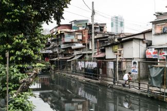 In schnell wachsenden Städten in Südostasien treten Nachhaltigkeitsprobleme geballt auf, wie hier in Manila, Philippinen.