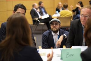 Workshop-Teilnehmende diskutierten über digitale Lösungen für Umwelt- und Klimaprobleme in Städten. Workshop-Teilnehmende diskutierten über digitale Lösungen für Umwelt- und Klimaprobleme in Städten.