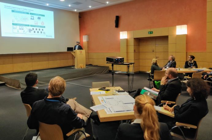 Willi Wendt (Fraunhofer IAO) stellte digitale Hilfsmittel für klimaangepasste und umweltgerechte Städte vor. Willi Wendt (Fraunhofer IAO) stellte digitale Hilfsmittel für klimaangepasste und umweltgerechte Städte vor.