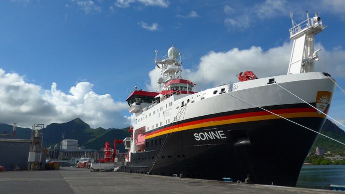 Das Hereon war mit dabei auf der Expedition SO 270 des Forschungsschiffs SONNE im Indischen Ozean Forschungsschiffe SONNE im Hafen