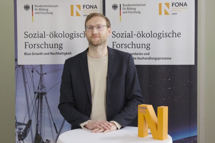 Prof. Dr. Tobias Escher