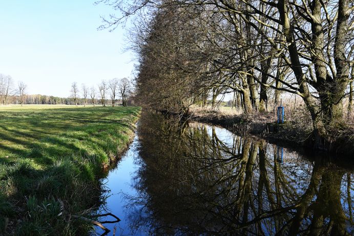 Der Wasserrückhalt in der Landschaft ist eine wichtige Maßnahme für die Anpassung an den Klimawandel. Der Wasserrückhalt in der Landschaft ist eine wichtige Maßnahme für die Anpassung an den Klimawandel.